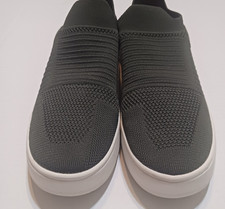 Steve Madden Womens Beale Platform Slip-on Sneakers 8M Olive Green Round Toe