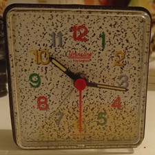 Standuhr klein, batteriebetrieben - 6 cm Hoch