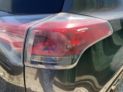 Used Right Tail Light Assembly fits: 2016 Toyota Rav4 quarter panel mounted w/o