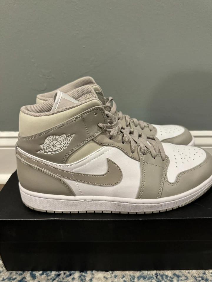 Air Jordan 1 Mid College Gris/Hueso Claro Talla 11 Foto 3 de 4