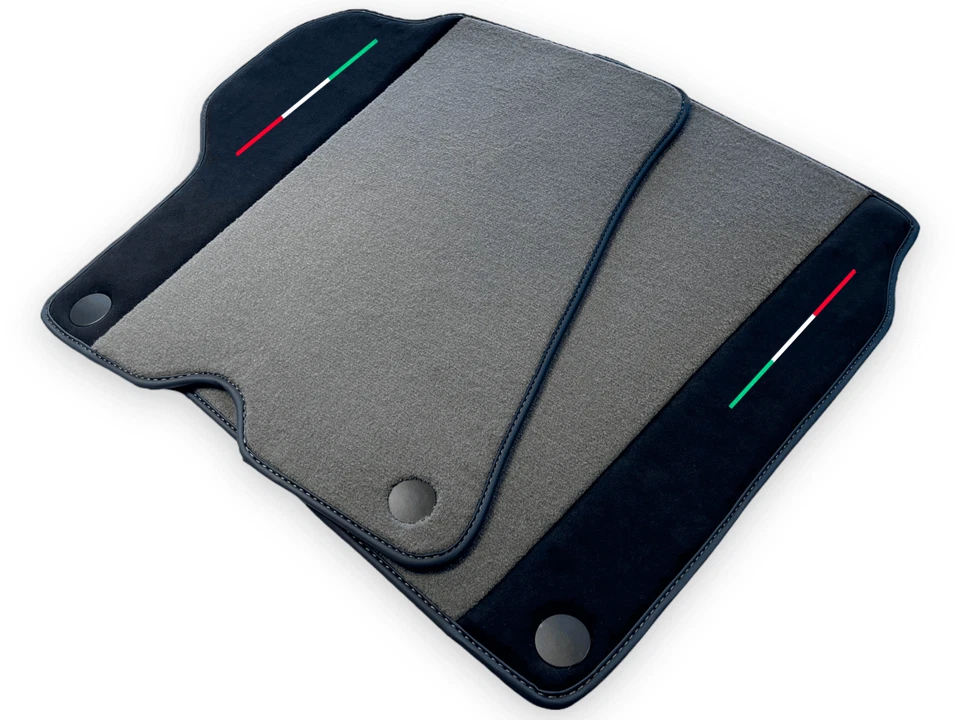 Alfombrillas grises marca AutoWin para Ferrari California 2008-2014 con Alcantara Foto 4 de 4