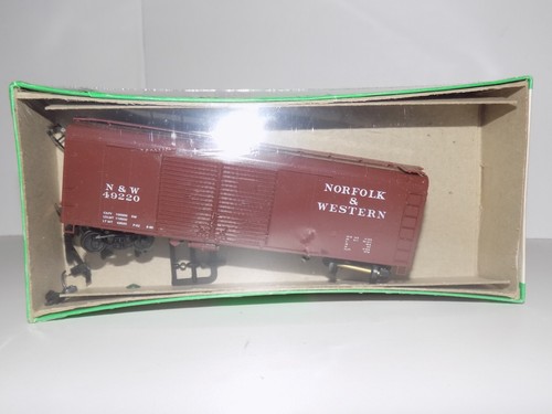 HO Bowser Kit N & W 49220 X-31a 40' Puerta Única Techo Redondo Caja Coche #55305 | Condition: Used