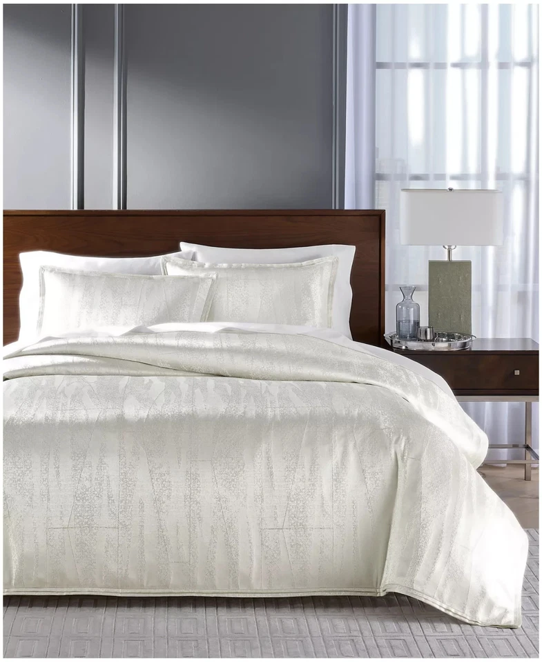 MACY'S HOTEL COLLECTION FRACTURED GEO STANDARD SHAMS - Image 3 of 4