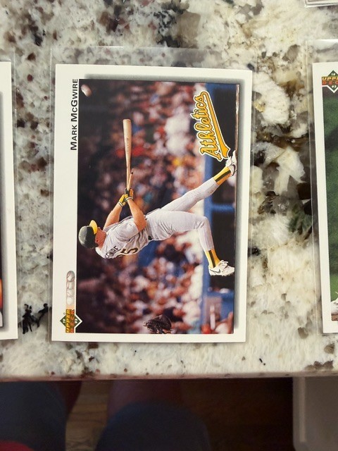 1992 UPPER DECK MLB BASEBALL CARD OAKLAND ATHLETICS MARK MCGWIRE #153