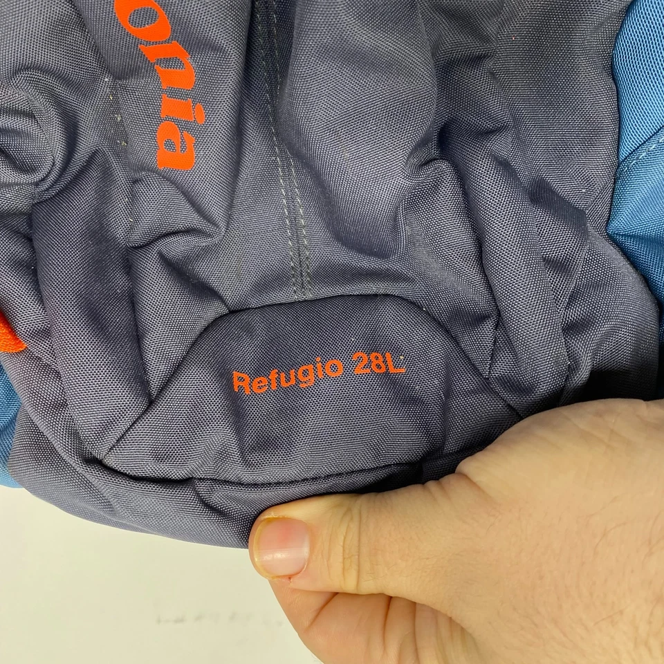Patagonia Refugio Pack 28L Azul Mochila Estilo Senderismo Viaje Bolso para Laptop Foto 3 de 4