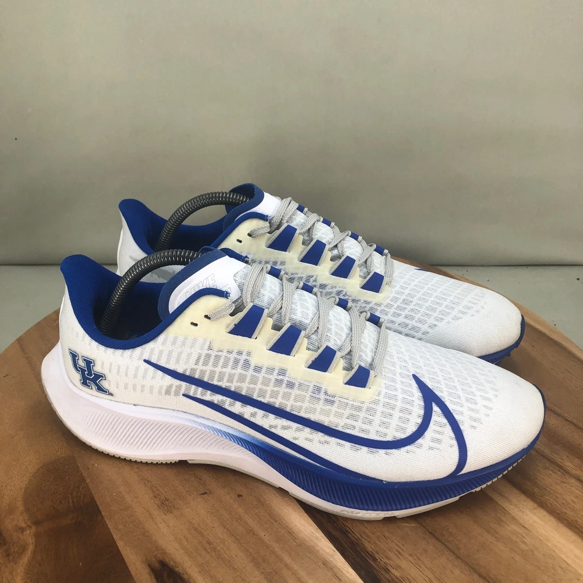 Preços baixos em Nike Air Zoom Pegasus 37 Kentucky | eBay