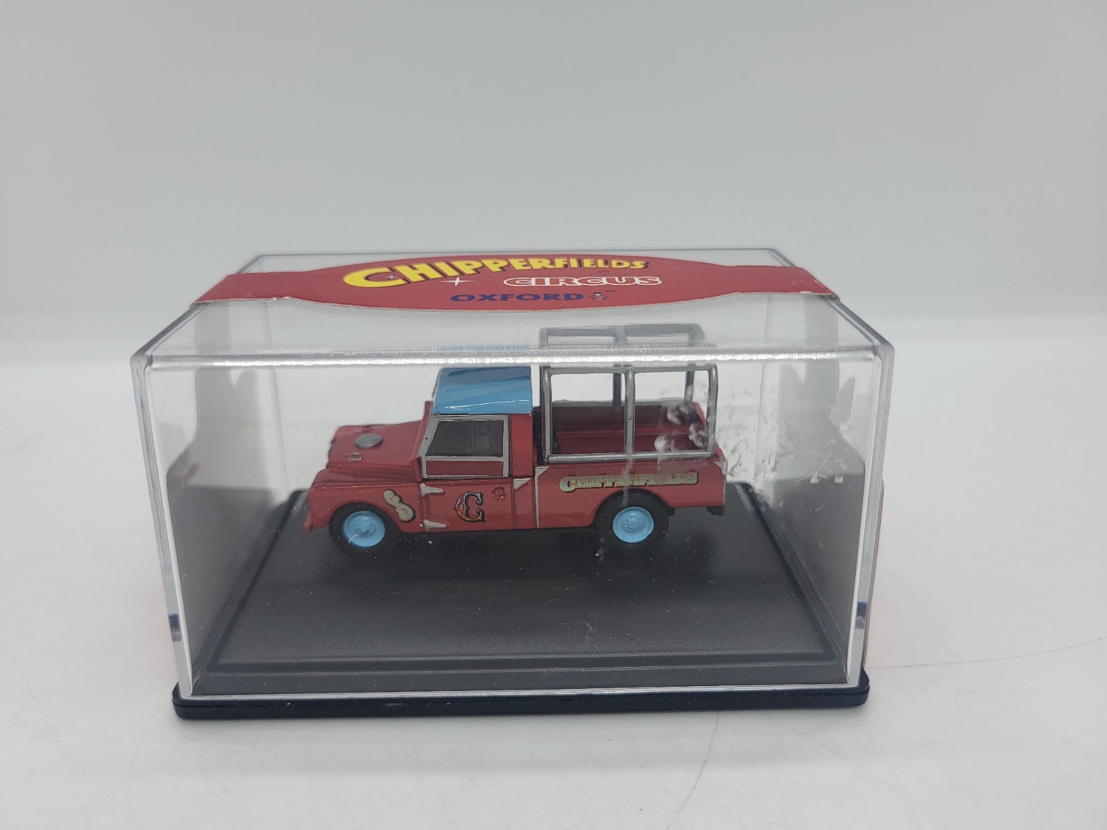 OXFORD DIECAST - CH029 - LAND ROVER SERIES 1 109 FRAME - CHIPPERFIELDS CIRCUS