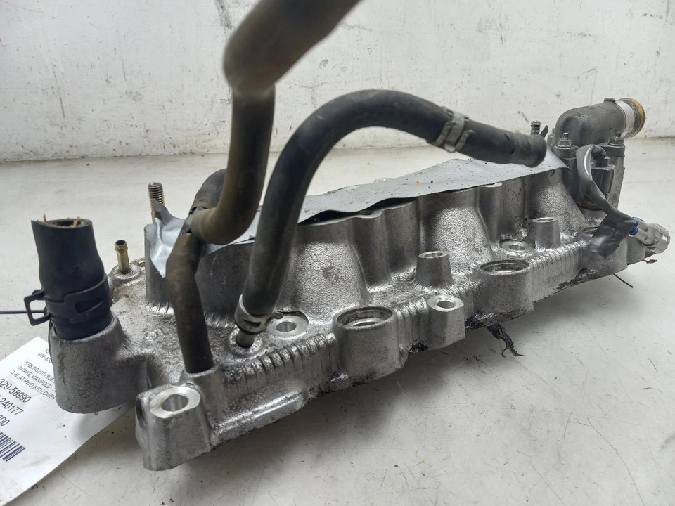 00-04 TOYOTA TUNDRA 3.4L RWD AT LOWER INTAKE MANIFOLD - Image 4 of 4