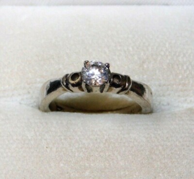 Vintage Sterling Silver Dainty Solitaire Engagement style CZ sz Ring  11c 85