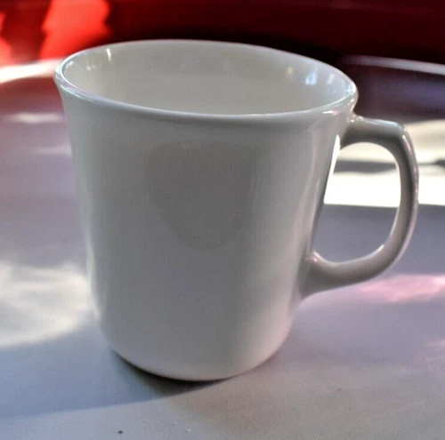 4 ~ CORNING USA White D Handle Coffee Cups VTG 1970 Corelle Living 8oz.
