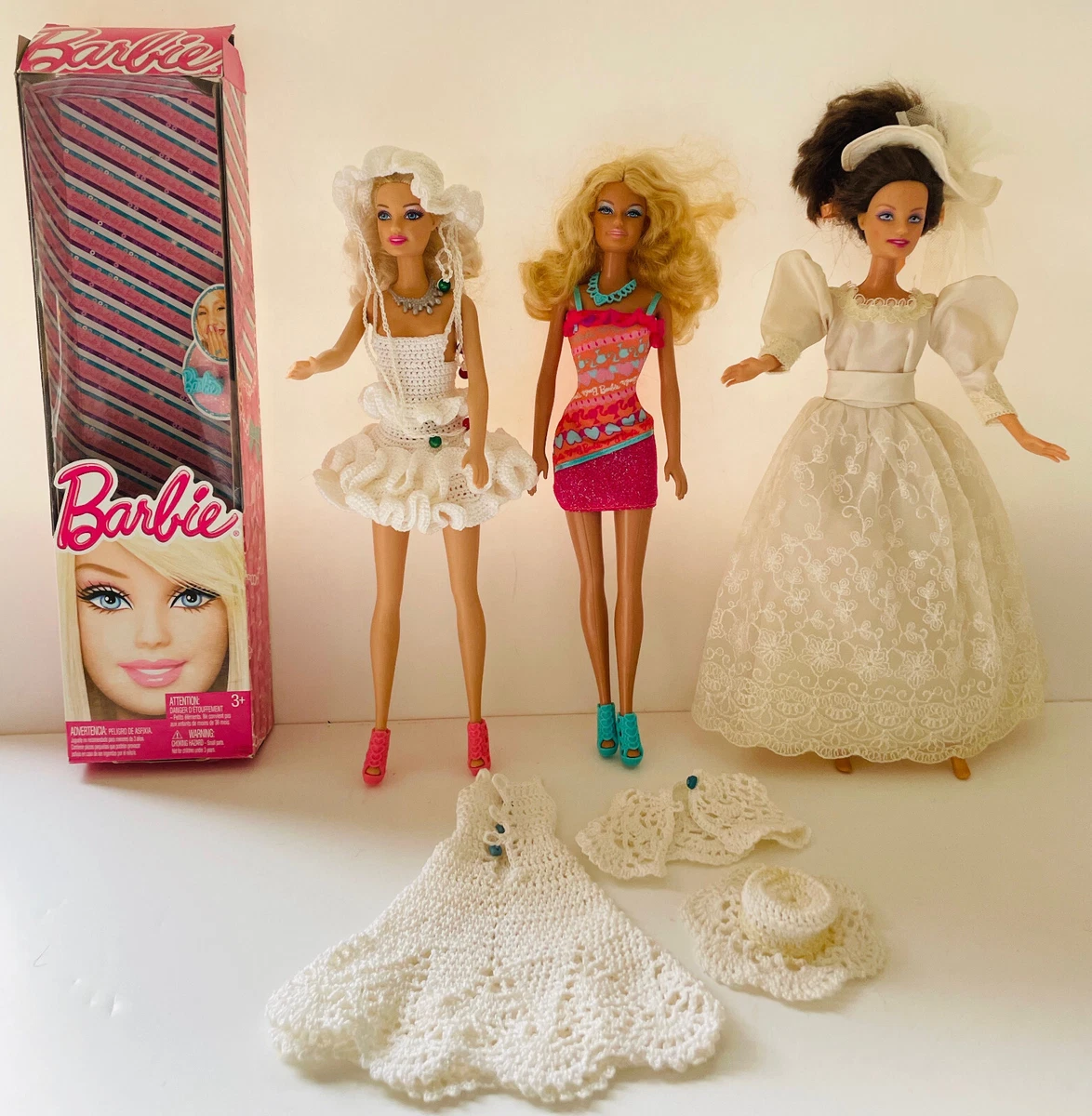 lot de 3 poupées Barbie mattel avec vêtements