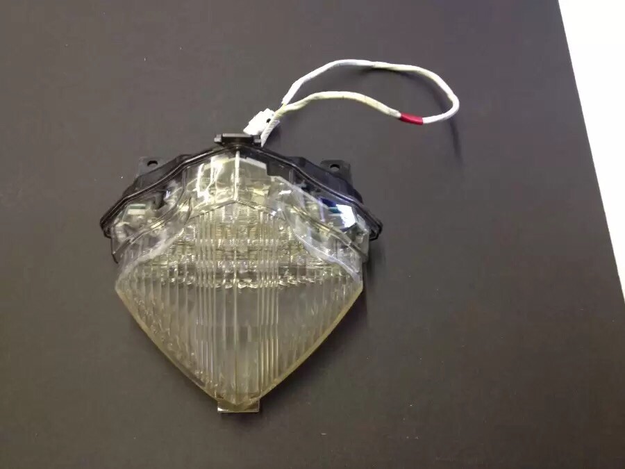 バイイー 2004-2006 Yamaha YZF R1 YZFR1 OEM TAIL LIGHT Taillight | eBay