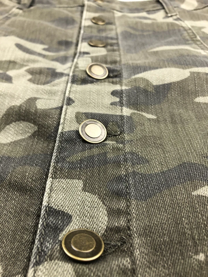 Falda corta descolorida verde gloria camuflaje abotonada frente mujer talla 10 Foto 3 de 4