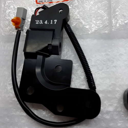HONDA S2000 AP1 AP2 00-09 OEM HARDTOP REAR SIDE CATCHER BRACKET PAIR SET GENUINE - Video 1 of 1