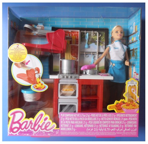 Barbie cuoca in cucina mobili forno gas pentole spaghetti originale Mattel DMC36 - Imagen 2 de 3