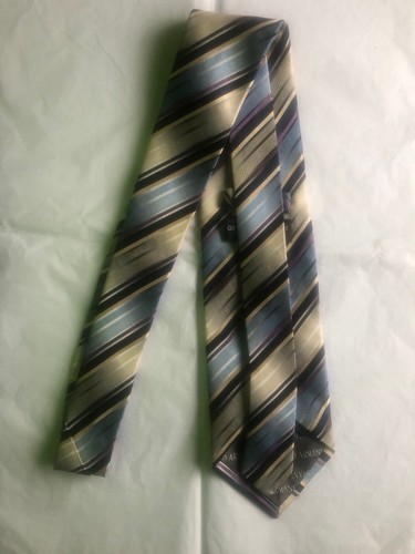 Giorgio Armani - Designer Men’s Silk Tie - Hand Made In Italy - Superb - Picture 9 of 11