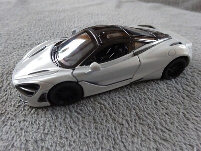 McLaren 720S hellsilber Modelauto ca.13cm *NEU* 1:36 Rückzugmotor