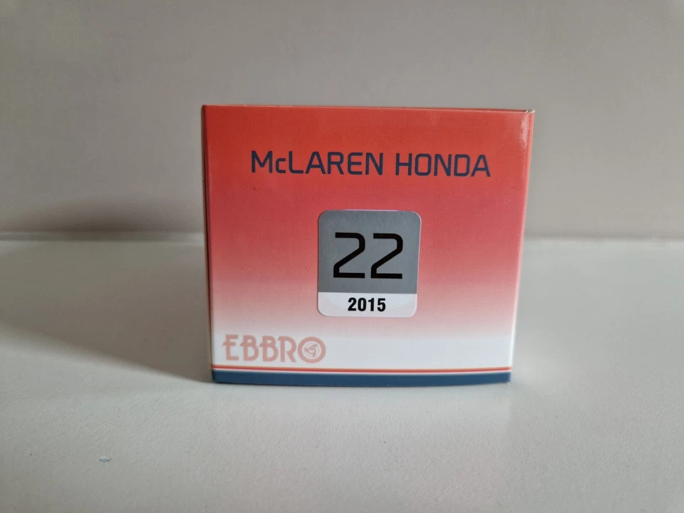 Pulsante Ebbro 1/43 McLaren Honda Mp 4/30 J. - inizio stagione 2015 - 45325 - Immagine 3 di 4