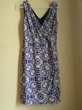 Ann Taylor Knee Length V Neck Lined Dress Medium Floral - Blue Yellow & White 