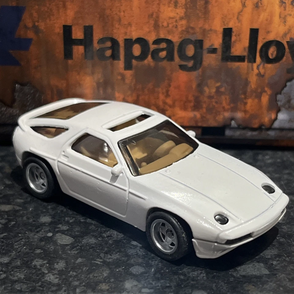 Hot Wheels Porsche 928s Custom con pilotos reales Foto 4 de 4