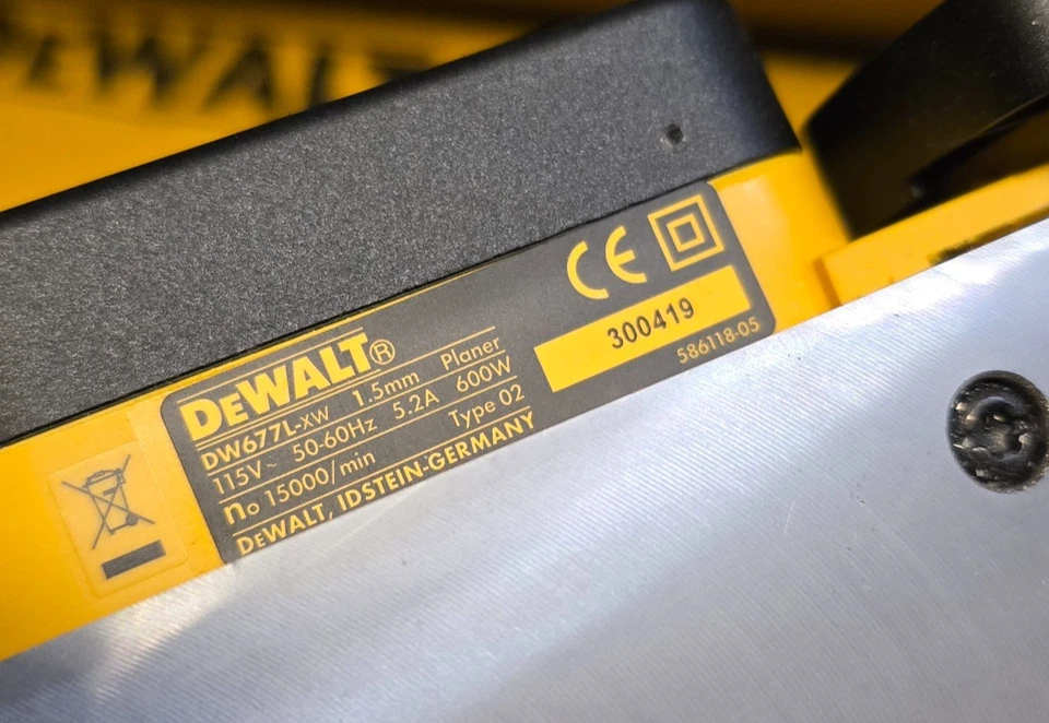 CLEARANCE! 110V Dewalt planer DW677L - Image 4 of 4