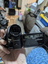 Samsung SC-DX103 DVD Camcorder 34x Optical Zoom