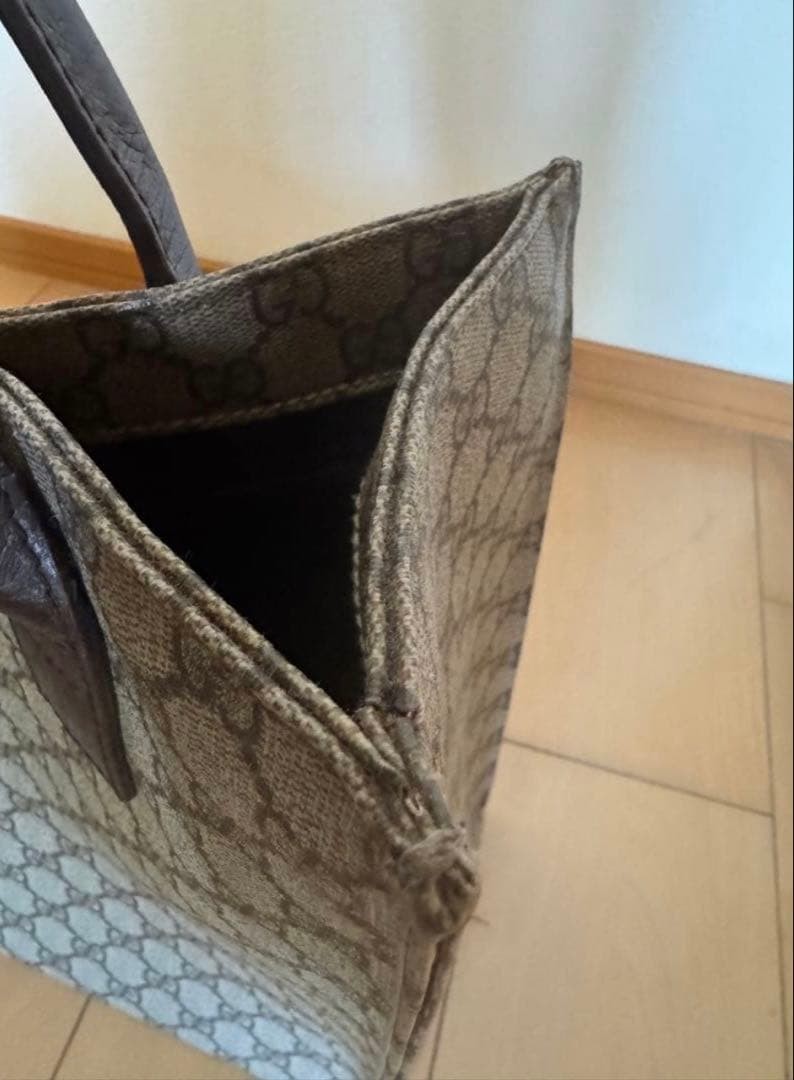 GUCCI GG Pattern PVC Leather Tote Bag Water-Resistant Large Handbag for Women thumbnail 8