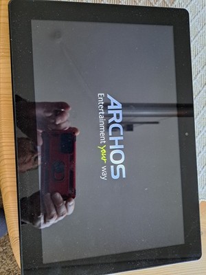 Archos Familypad 2   13,3 inch (34 cm),  mit Tasche und Halter für Ständer. Top!