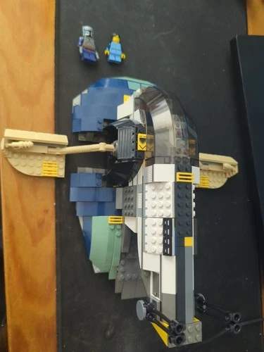 LEGO Star Wars: Jango Fett's Slave I (7153) With Minifigures