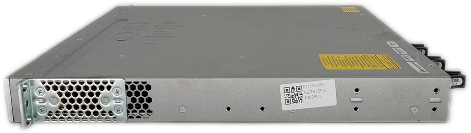 Conmutador Cisco Catalyst 3850-12x-48U 48 puertos 1 Gbps con módulo de 10 GB Foto 3 de 4