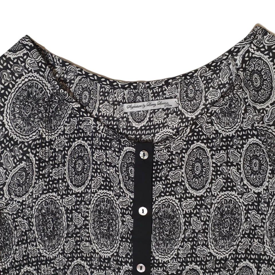 Blusa Larry Levine PL Mujer Blanco y Negro Estampado Medallón Crepé Manga 3/4 Foto 3 de 4