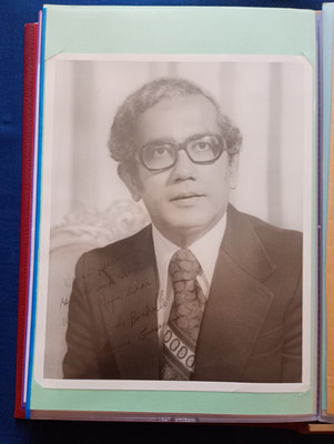 Autograph, with dedication, of the US Governor R.Bordello of the Island of Guam
