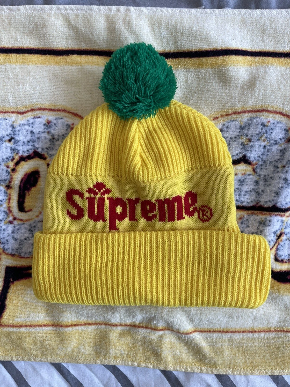 Supreme Yellow Beanie 100 % authentique