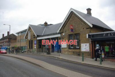 PHOTO  PALMERS GREEN RAILWAY STATION THIS SUBURBAN RAILWAY STATION OPENED IN 187