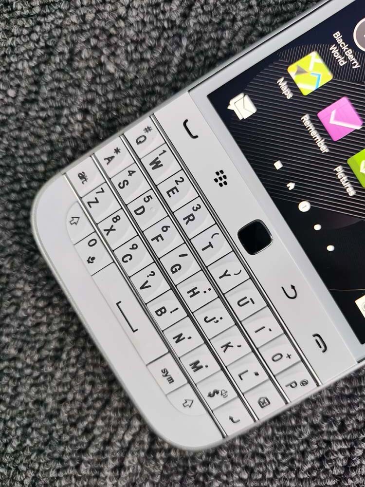 ブラックベリー クラシック BlackBerry Classic Q20 白 未使用品) Blackberry Q20 Classic 白ホワイト - ブラックベリー
