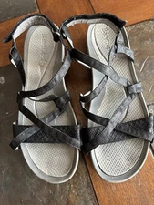 Baretraps Women’s 9.5 Black Strappy Sandals 
