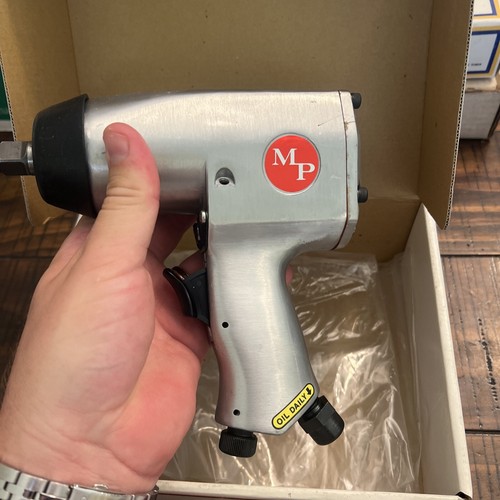 LLAVE DE IMPACTO NEUMÁTICA MILWAUKEE MP-141-SD UNIDAD DE 1/2 PULGADA - Imagen 4 de 9
