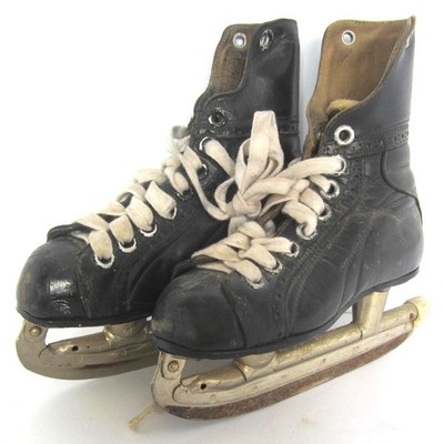 VINTAGE YOUTH BOYS MAPLE LEAF HOCKEY SKATES BLACK NO SIZE MARKING 7'' LONG