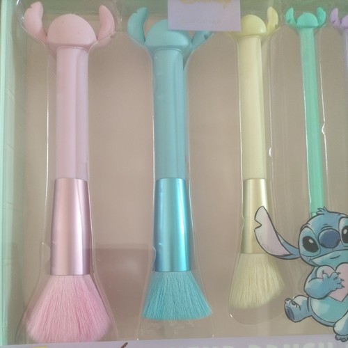 Stitch pastel makeup brush set from Primark rare - Picture 2 of 3