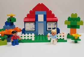 Lego Duplo Deluxe Toddler Building Set #5507 House Family Garden Car 100 Pieces