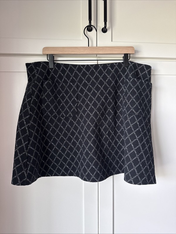 LOFT - Skirt - XL - Black And White - NWOT - Front Pockets 