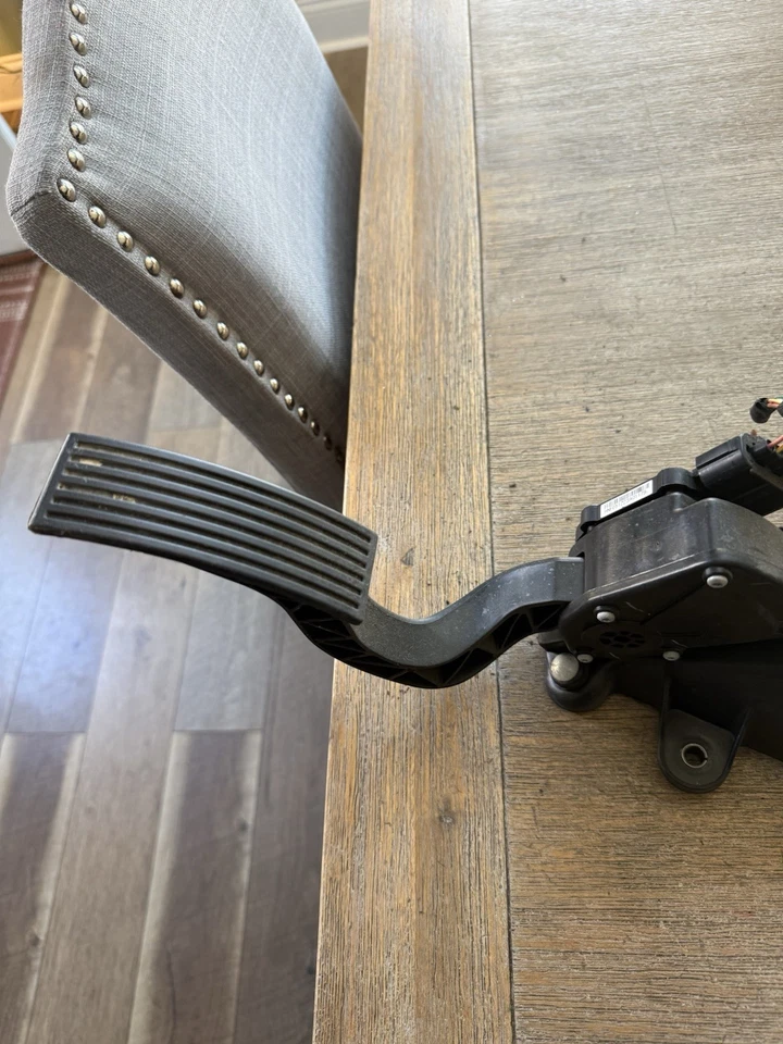 Pedal de acelerador Hyundai Sonata 2006-2010 con sensor de viaje 32700-0A300 OEM Foto 2 de 4