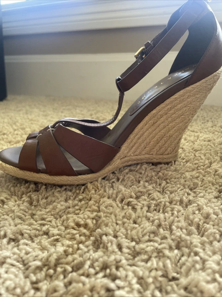 Zapatos de tacón Ivanka Trump Itetta marrón con tiras hebilla ajustable para mujer 7,5 M Foto 4 de 4