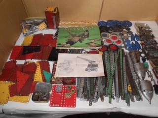 Joblot pezzi costruzioni Meccano vintage 2 libri istruzioni usati