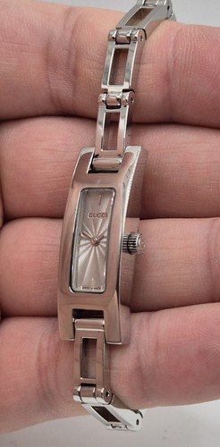 Gucci 3900L Stainless Steel Womens Watch Silver Guilloche Dial Box & Papers 2001 - Picture 7 of 11