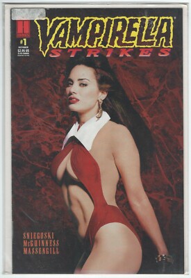 Vampirella Strikes #1 Harris Comics October 1995 Sniegoski/McGuinness/Massengill