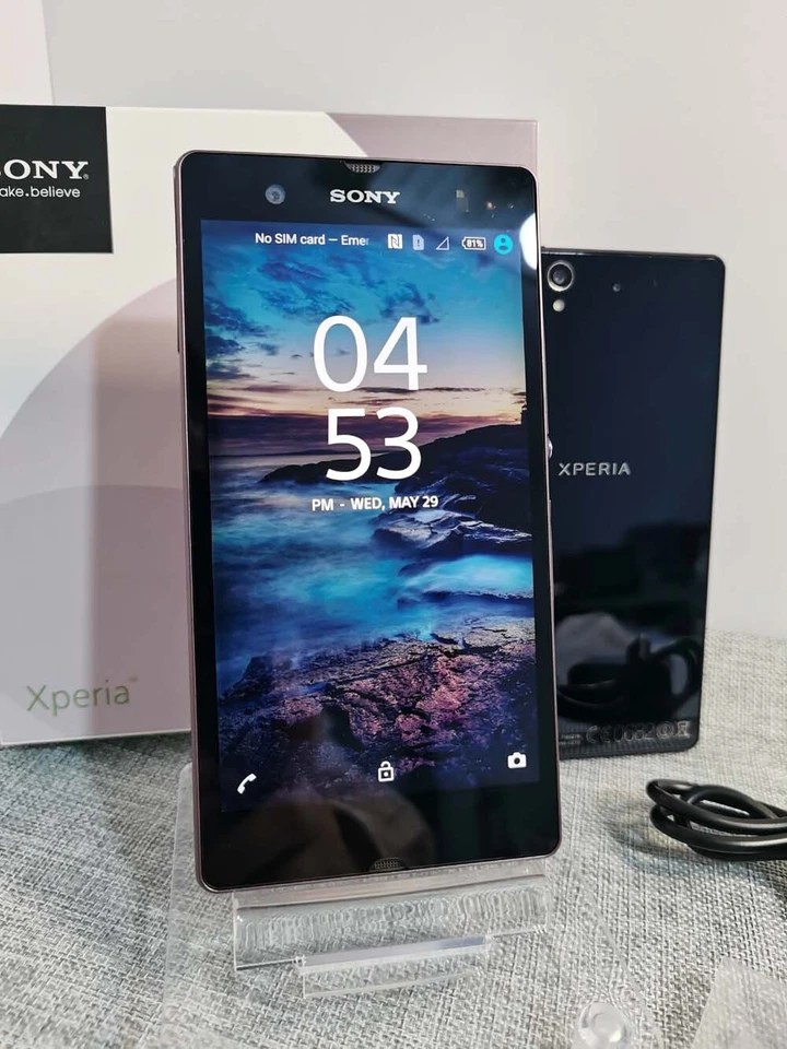 Sony Xperia Z Android 4G 16GB storage, microSDXC Unlocked Smartphone C6603 - Image 3 of 4