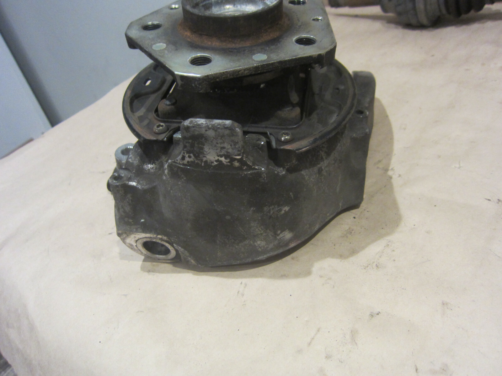 Maserati Quattroporte  2006 - RH Rear Hub Holder with Hub  - P/N 216250