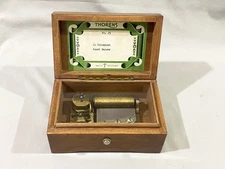 Vintage #25 THORENS 2 SONG MUSIC BOX - PLAYS
