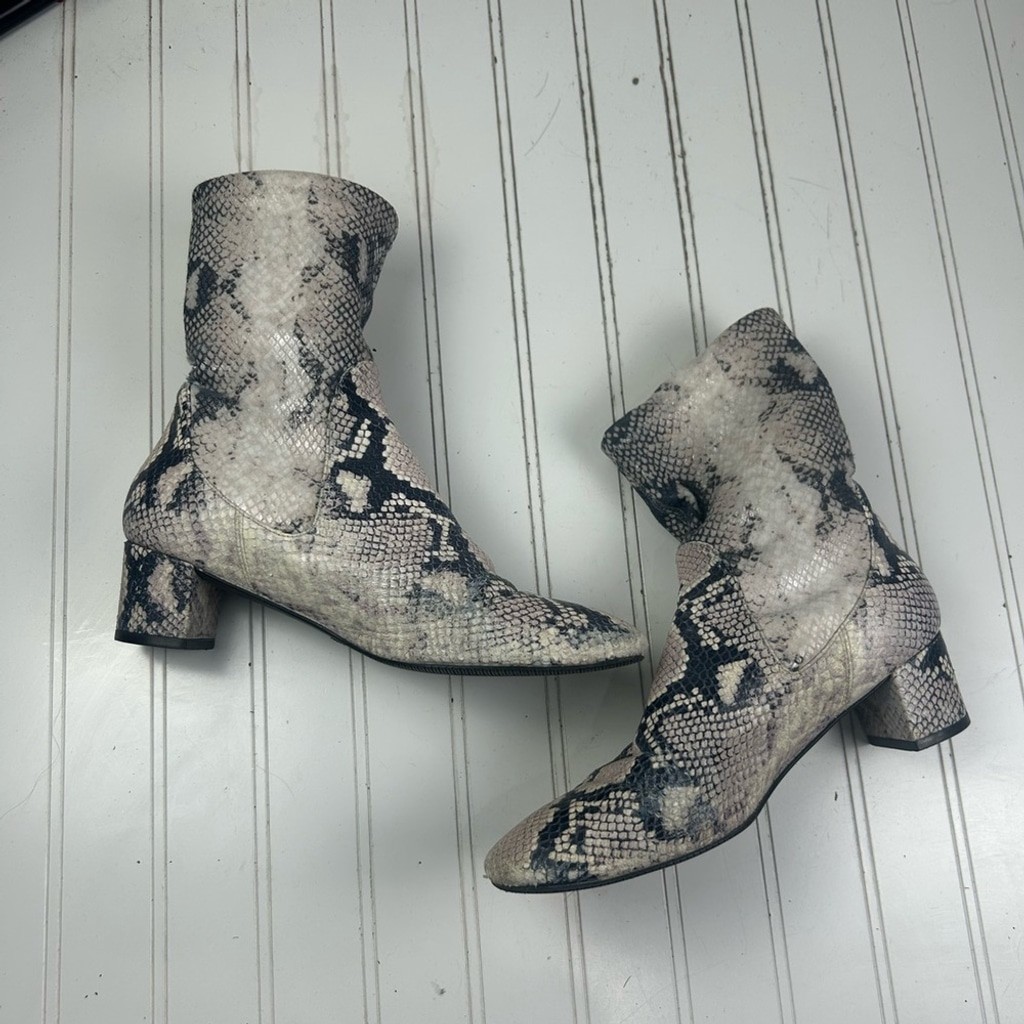 Stuart Weitzman Ernestine Python Stretch Leather … - image 11